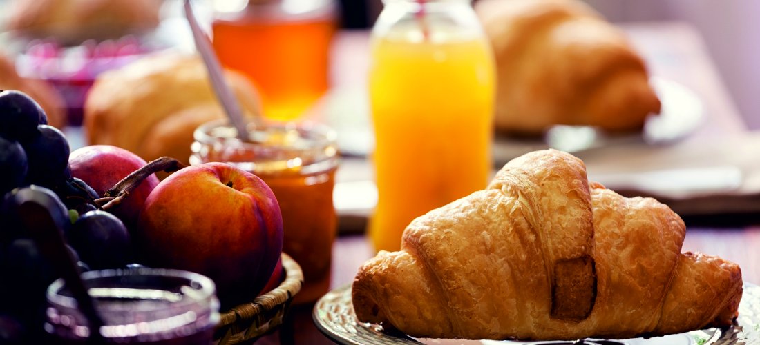 Reichhaltiges Frühstücksbuffet mit regionalen Produkten aus Osttirol