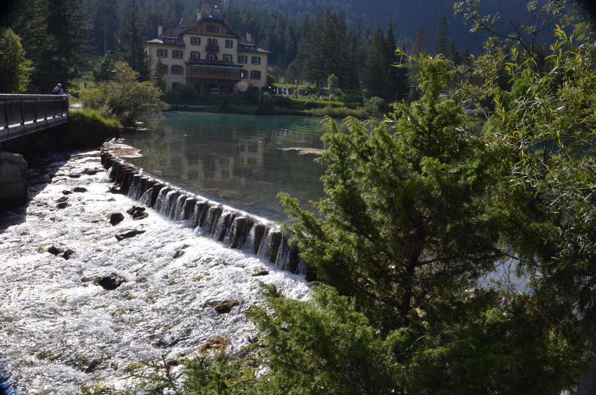 Toblacher See mit historischem Grand Hotel