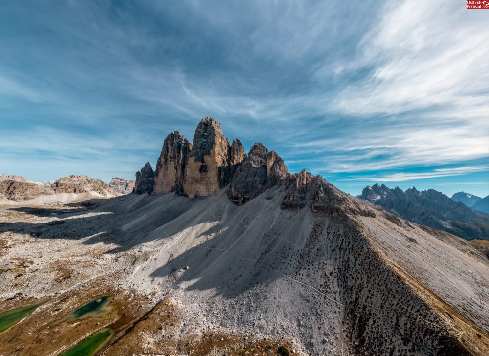 Die Drei Zinnen in den Sextner Dolomiten aus der Luft